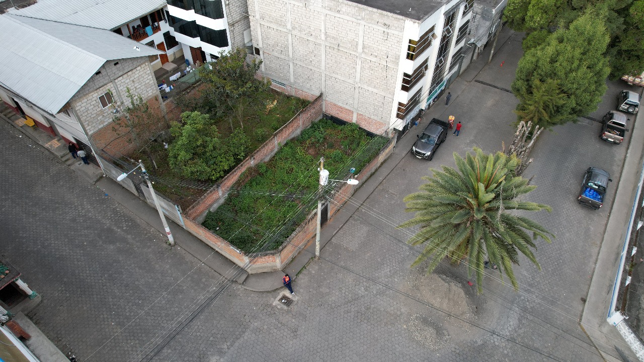 Foto del inmueble en Calles Sucre y Cesar Abel Pazmiño