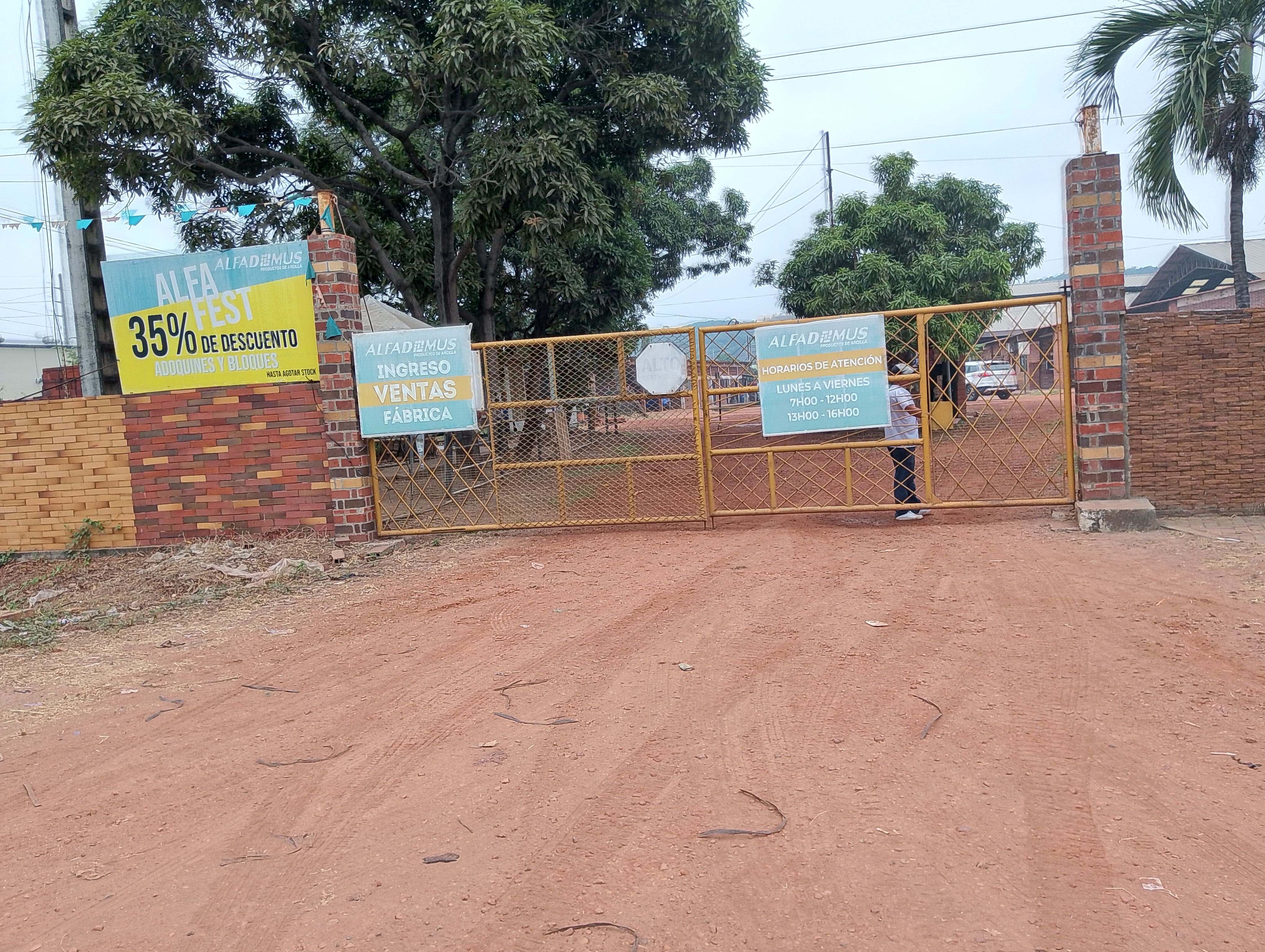 Foto del inmueble en Predio Ubicado en El Km 29.5 con Frente A la Vía Guayaquil-daule A Lado Izquierdo de la Vía en El Bien Inmueble Embargado Consistente en Una Fábrica e Instalaciones de Compañía Agricola e Industrial A